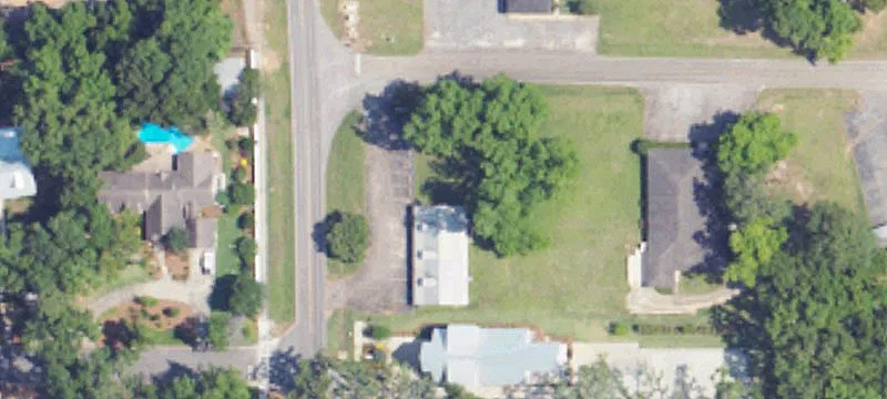 2216 Main St