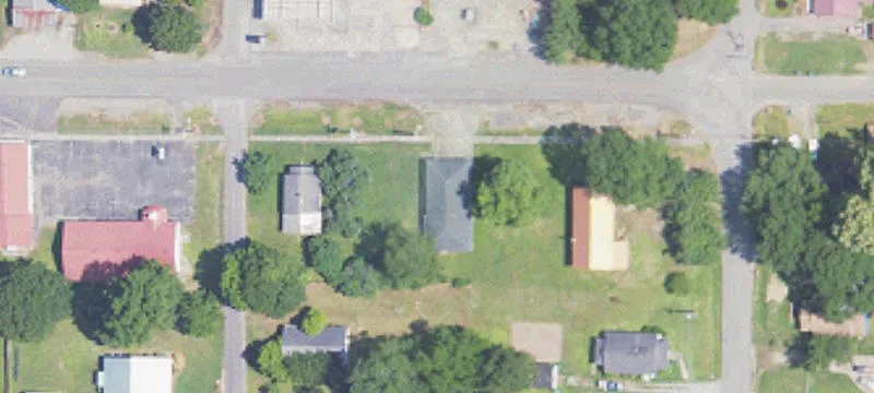 1525 Commercial St