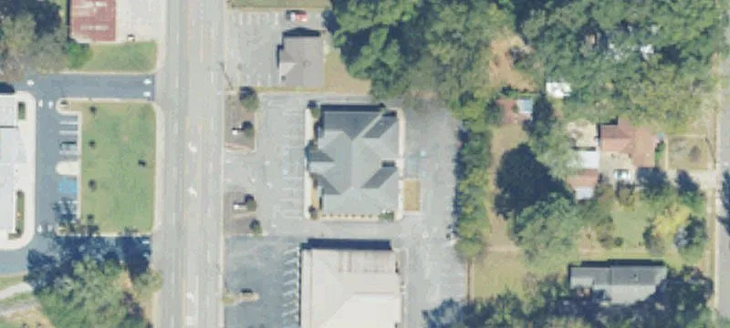 911 Broad St