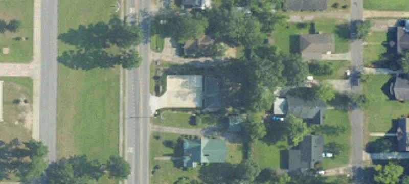 904 Douglas Ave