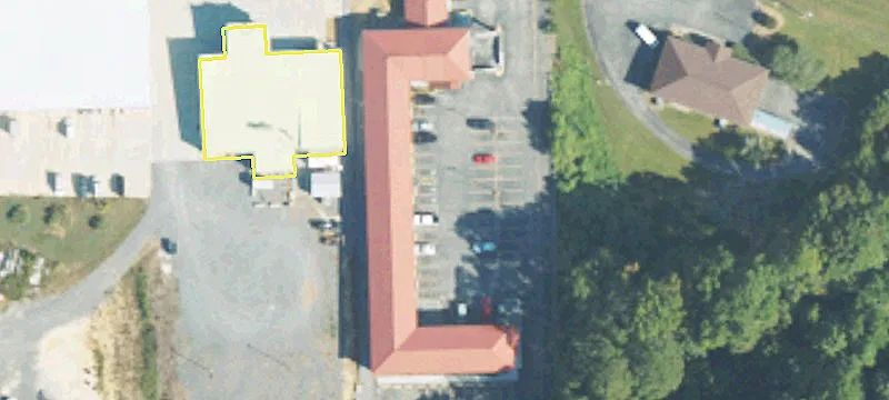 1585 Main St