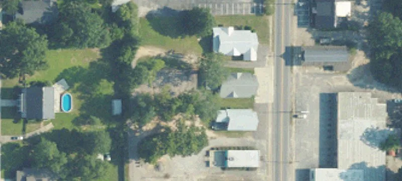 711 Douglas Ave