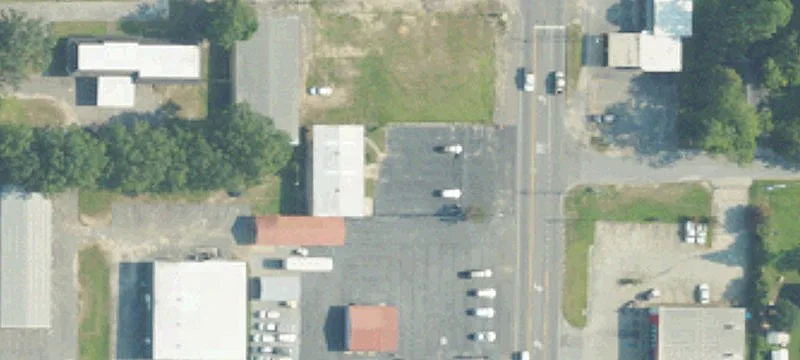 1011 Douglas Ave