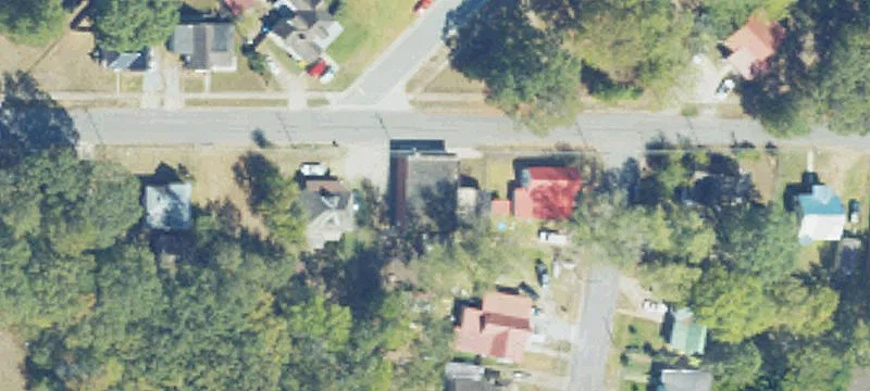 11 Lakefront Ave
