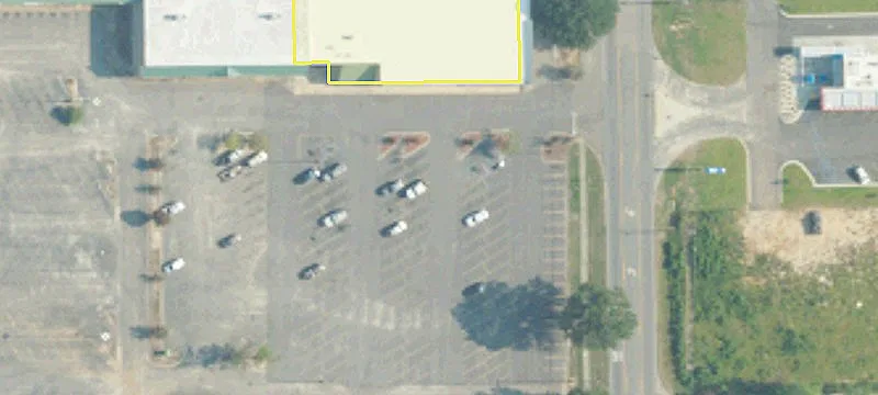 2135 Douglas Ave