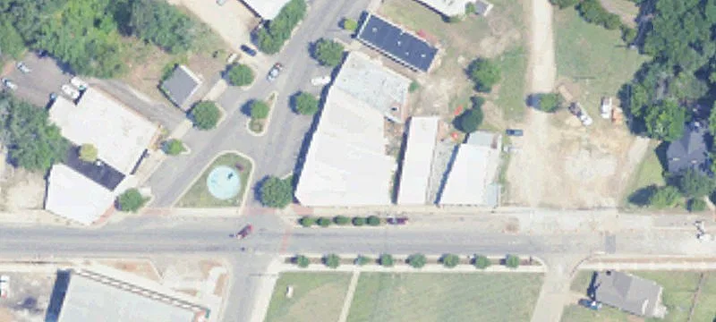 106 Lanier Ave