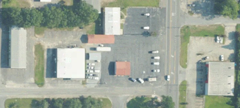 1001 Douglas Ave