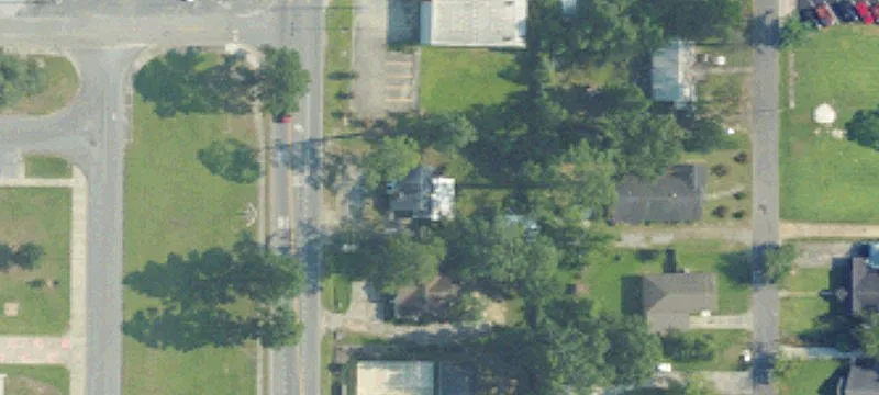 908 Douglas Ave