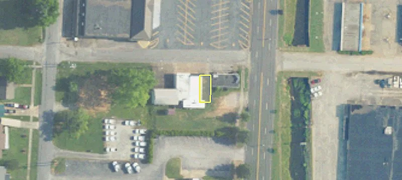 305 Lee St