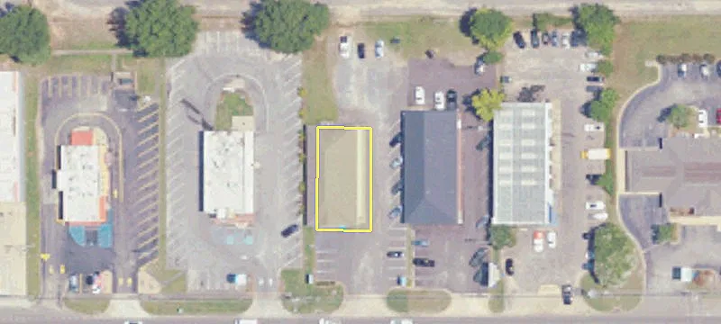 1735 Main St