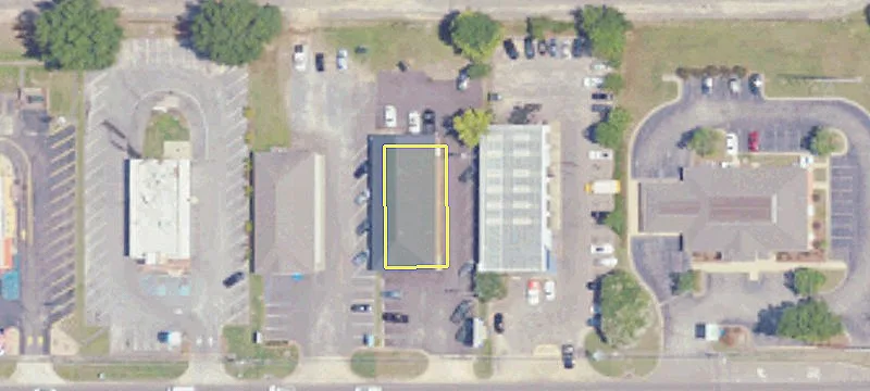 1739 Main St