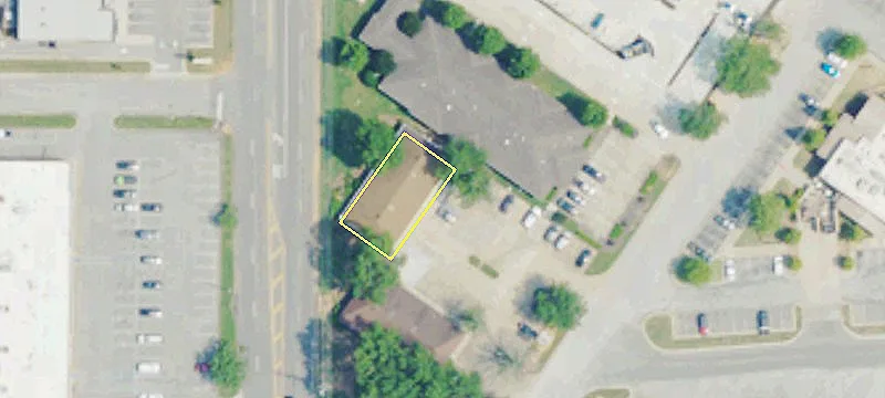 2906 Mall Rd
