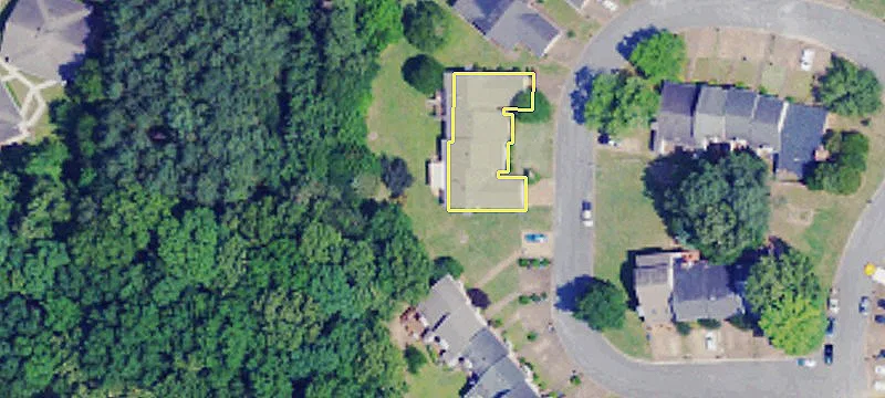 221 Hillsboro Cir