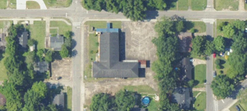 71 Thompson Blvd