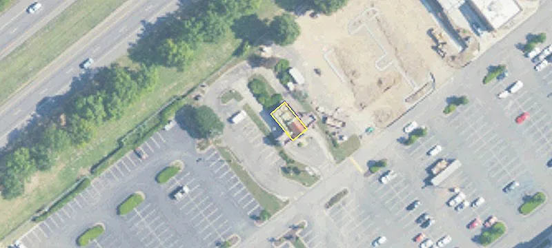 215 Lakeshore Pkwy