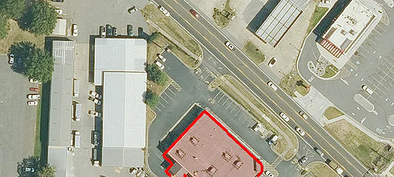 1325 Main St