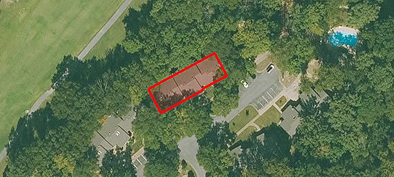 25 Riordan Ln