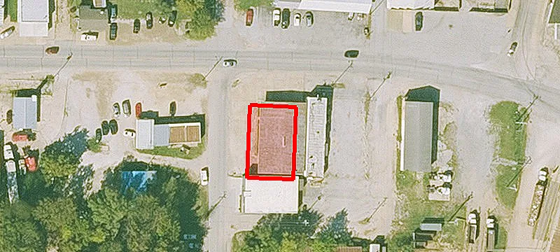 902 Main St
