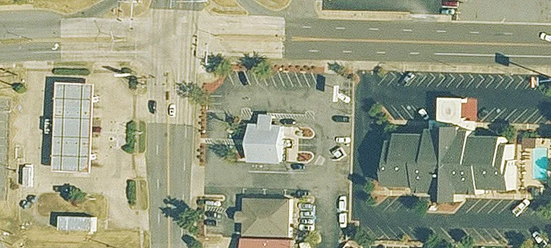 2600 Main St