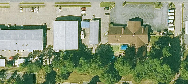 411 Roya Ln