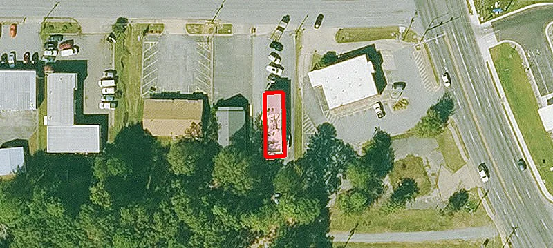 107 Roya Ln