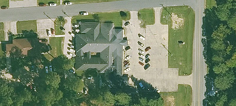 906 Roberts Dr