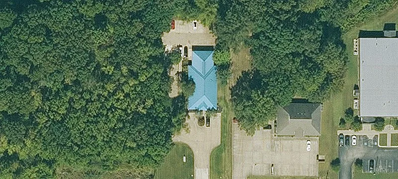 901 Holiday Dr