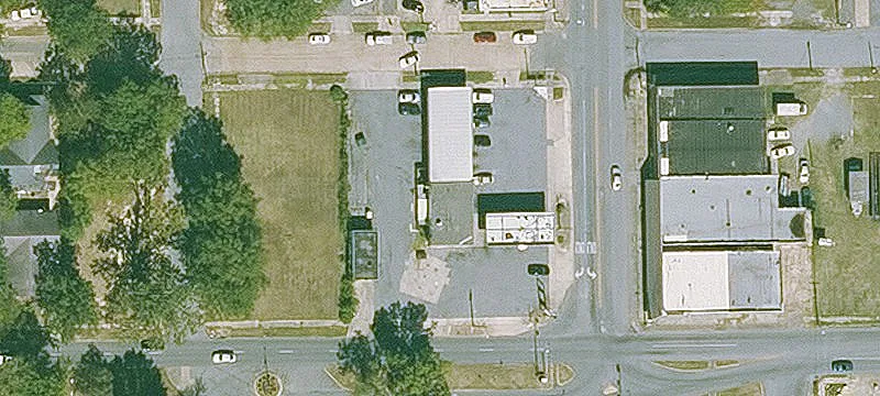 1620 Main St
