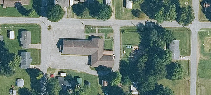 371 Moore Ave