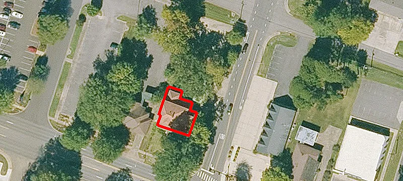 1602 Main St