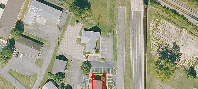 401 Phoenix Ave