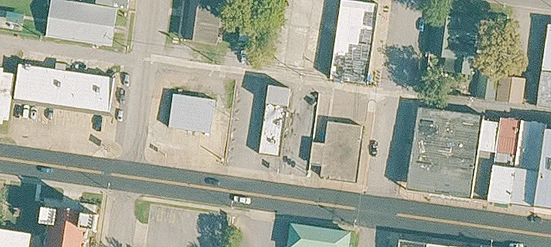 402 Commercial St