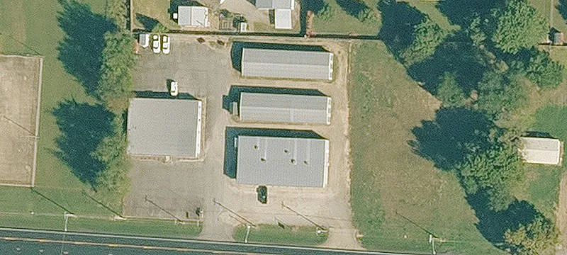 2700 Commercial St