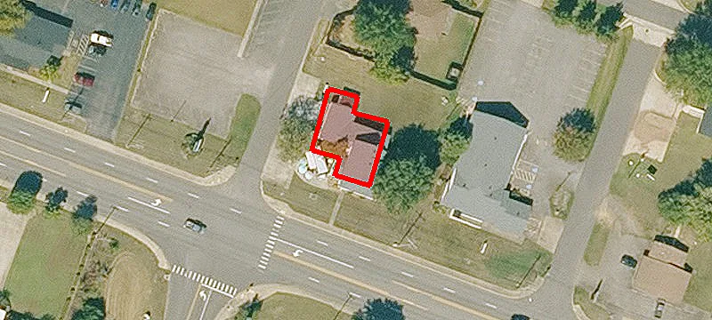 2112 Main St
