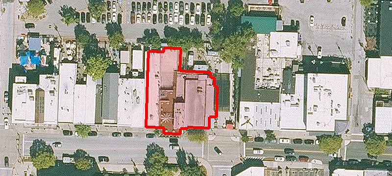 402 Dickson St