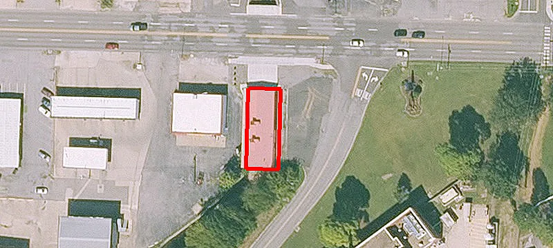 1900 Main St