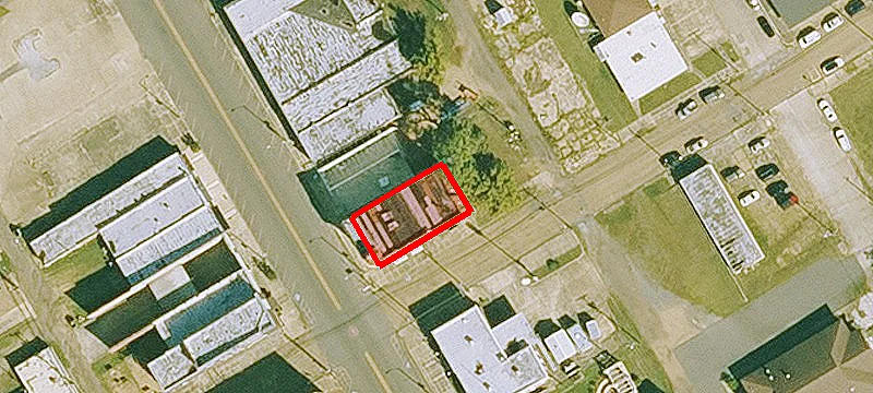 300 Main St