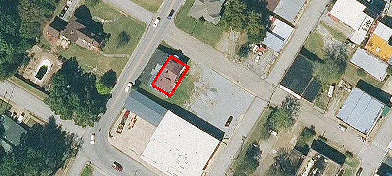 319 Everett St