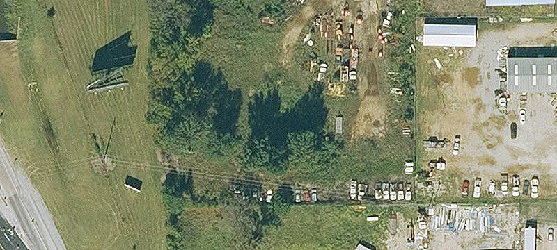 209 Harry Dr Behind