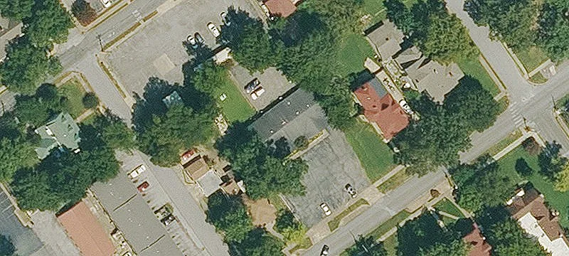 635 Boswell St