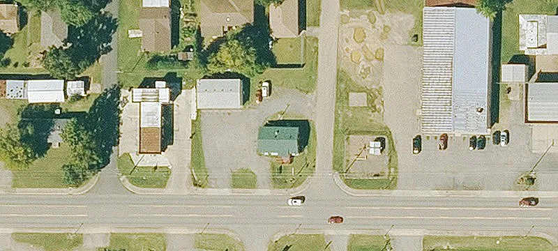 907 Hwy 10th 8th St