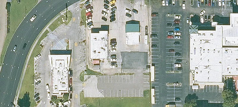 1035 Main St