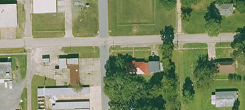 208 Oak St