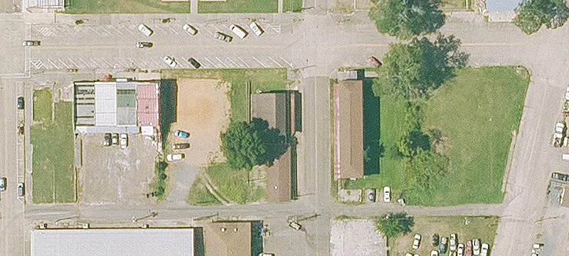 121 1st St