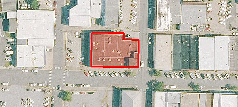702 Main St