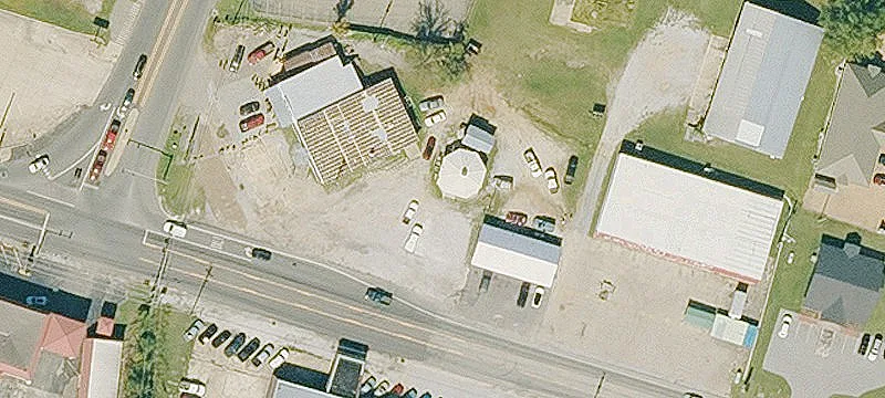 706 Main St