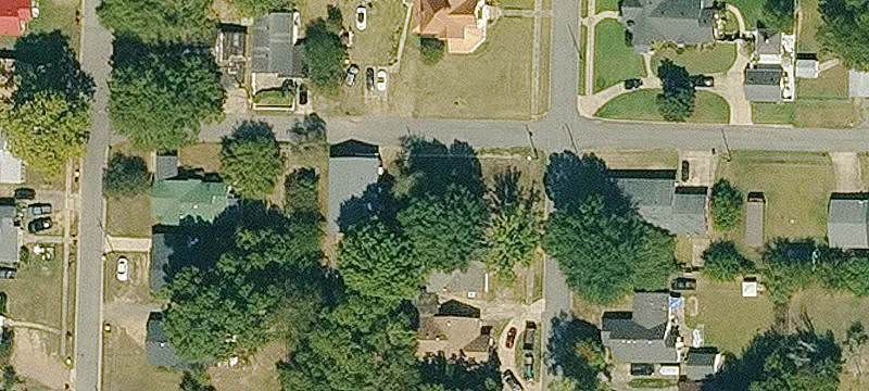 305 Ctr St