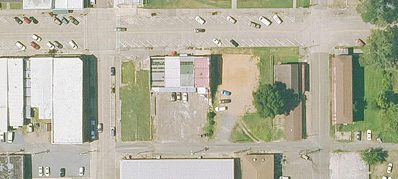 115 Dequeen Ave