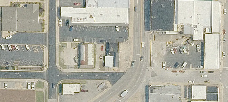 718 Main St