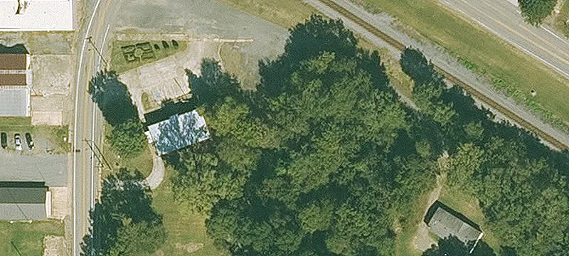 104 Railroad Ave
